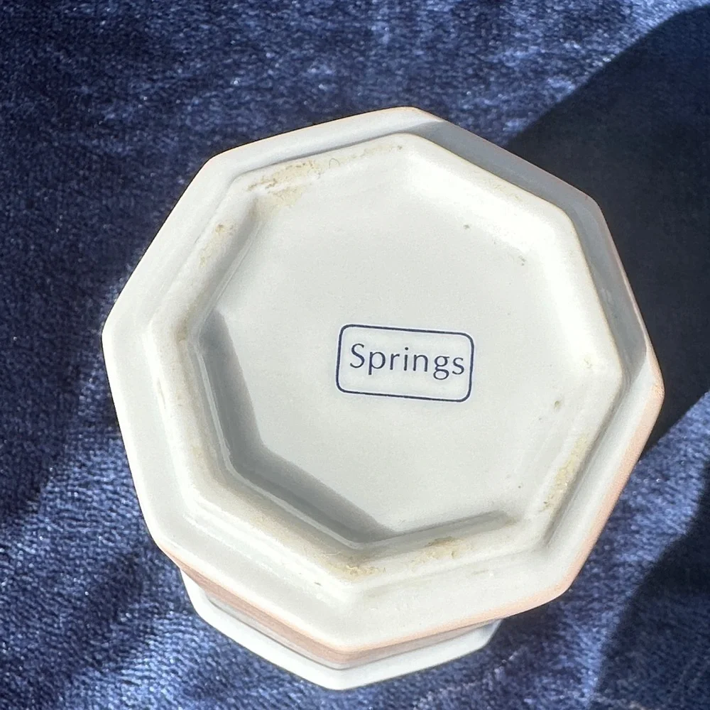 Vintage 1980s Springs Avalon Bathroom Tumbler Coral Rose Seashell Pattern